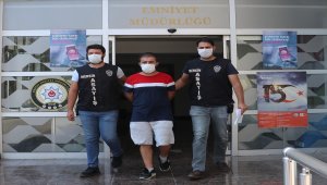 Mersin'de gasp anı güvenlik kamerasında