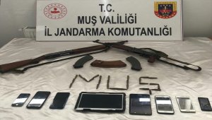 Muş'ta terör örgütü PKK ve iş birlikçilerine yönelik operasyonda 9 kişi yakalandı