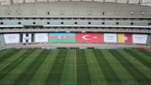 Neftçi-Galatasaray karşılaşmasının oynanacağı statta "kardeşlik" pankartları