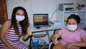 Öğretmenden engelli öğrencisine bilgisayar sürprizi