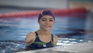 Paralimpik yüzücü Sevilay Öztürk'ün olimpiyatlarda hedefi altın madalya: