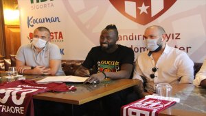 Royal Hastanesi Bandırmaspor, Lacina Traore ile sözleşme imzaladı
