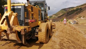 Sağanak nedeniyle kapanan Yedisu-Karlıova kara yolu açıldı
