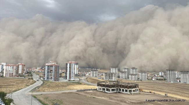Sağanak öncesi kuvvetli rüzgar Ankara'da toz fırtınasına neden oldu