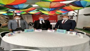 Samsun'da huzurevi sakinleri uzaktan eğitime destek için 8 tablet bağışladı