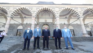 Sanayi ve Teknoloji Bakanı Varank, Diyarbakır'da açılış ve temel atma törenlerinde konuştu
