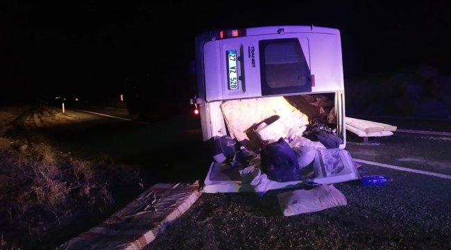 Şanlıurfa'da minibüs devrildi: 7 yaralı