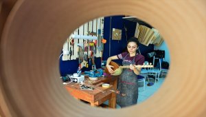 Sazın tutkuya dönüştüğü Tunceli'de bağlamalar "Senem usta"dan