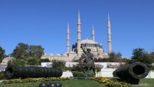 Selimiye'yi ziyaret eden turistler Kovid-19 tedbirlerinden memnun
