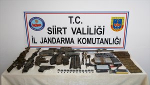 Siirt'te etkisiz hale getirilen PKK'lı teröristlere ait silah ve mühimmat ele geçirildi