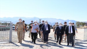 Siirt Valisi Hacıbektaşoğlu, Doğu Sadak-1 petrol kuyularında incelemelerde bulundu 