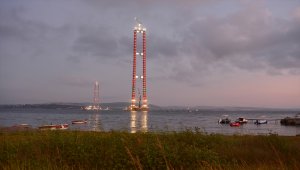 "Simgelerin köprüsü"nde geçici çalışma halatı montajı başladı
