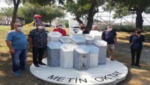 "Taçsız Kral" Metin Oktay, İzmir'de anıldı