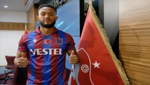 Trabzonspor'da yeni transferler için imza töreni düzenlendi