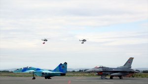 Türk F-16'ları Azerbaycan'ın Gence kentinde uçuş gerçekleştirdi