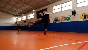 Vali Aydoğdu'dan Aksaray Belediyespor Kadın Hentbol Takımı'na ziyaret