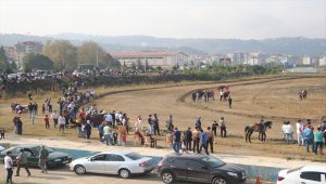 3. Beşikdüzü Cumhuriyet Rahvan At Yarışı yapıldı