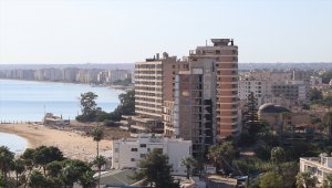 46 yılın ardından bir bölümü açılan Kapalı Maraş'a yoğun ilgi