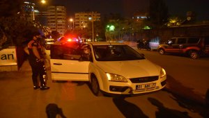 Adana polisin "dur" ihtarına uymayan sürücü kovalamaca sonucu yakalandı
