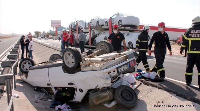 Aksaray'da otomobil tıra çarptı: 4 yaralı