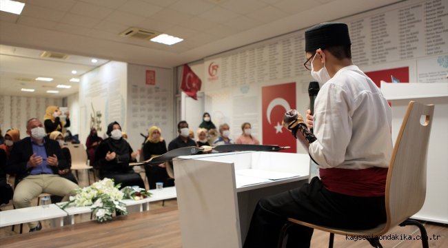 Antalya Okçular Tekkesinin Mevlid Kandili programında ok atışları yapıldı