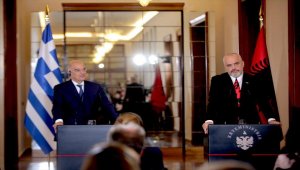 Arnavutluk ile Yunanistan deniz alanlarının sınırlandırılması sorununu Lahey'e taşıyacak