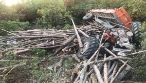 Balıkesir'de traktör şarampole devrildi: 1 ölü, 3 yaralı
