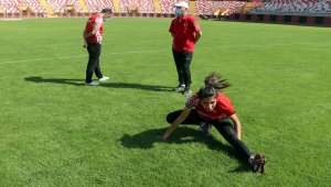 Balkan üçüncüsü 16 yaşındaki milli atletin hedefi 2024 Olimpiyatları'nda altın madalya