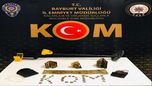 Bayburt'ta tarihi eser kaçakçılığı operasyonunda 3 şüpheli yakalandı