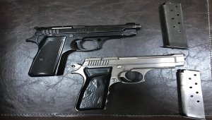 Bitlis'te arama yapılan otomobilde uyuşturucu, ruhsatsız tabancalar, altın ve para bulundu