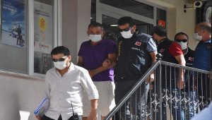 Bodrum'da bir tersanenin önünde kafatası bulunmasıyla ilgili yakalanan 4 şüpheli adliyeye sevk edildi