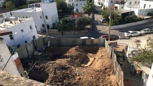 Bodrum'da inşaat kazısında tarihi eser olduğu düşünülen duvarlara rastlandı
