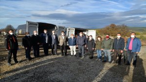 Bolu'da yangın çıkan köydeki vatandaşlara yardım malzemeleri teslim edildi