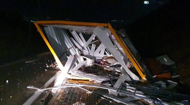 Bursa'da şiddetli fırtına işçilerin kullandığı konteyneri yerinden söktü