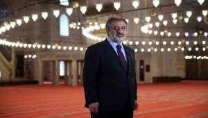 "Camiler, koronavirüs önlemlerinin en güzel uygulandığı yer"
