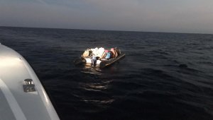 Çanakkale'de Türk kara sularına itilen 34 yabancı uyruklu kurtarıldı