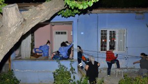 Çorum'da evinde baygın halde bulunan yaşlı kadın hastaneye kaldırıldı