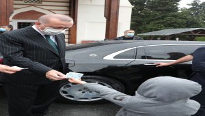 Cumhurbaşkanı Erdoğan cuma namazını Kerem Aydınlar Camisi'nde kıldı