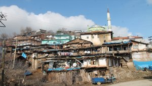 Demirci'nin otantik evleri fotoğrafçıların ilgisini çekiyor