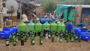 Denizli'de sahte içki ürettiği öne sürülen kişi gözaltına alındı
