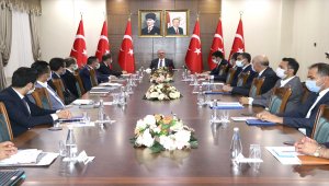 Diyarbakır Valisi Münir Karaloğlu "Bağlar Kentsel Dönüşüm Toplantısı"nda konuştu: