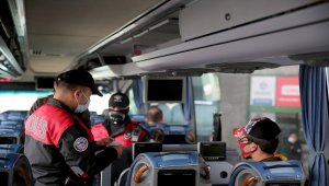 Doğu Marmara ve Batı Karadeniz'de toplu ulaşım araçlarında sosyal mesafe denetimi yapıldı