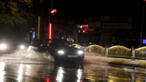Edirne'de gök gürültülü sağanak etkili oluyor