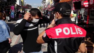 Edirne'de turistlerin yoğun olduğu caddelerde maske denetimi 