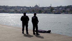 Eminönü'nde denizde ceset bulundu