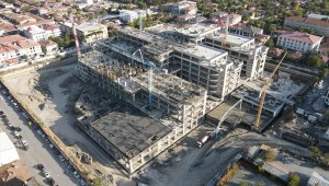 Erzincan'ın "akıllı hastanesi"nin inşaatı yükseliyor