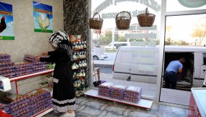 Erzurumlu üreticiden Kovid-19 sürecinde "askıda yumurta" uygulaması
