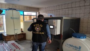 Esenyurt'ta 5 bin 685 litre etil alkol ele geçirildi