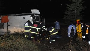 Eskişehir'de yolcu otobüsü devrildi: 3 yaralı