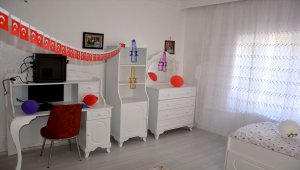 Gaziantep'te "Yetim Gülerse Dünya Güler" projesi çocukları sevindiriyor